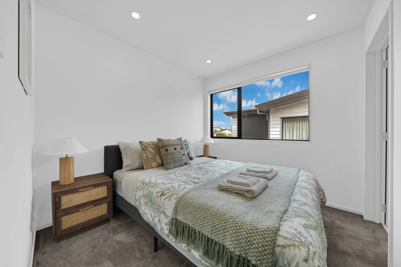 Must sell, Brandnew freehold 3 beds 2 baths home, zoned for: Bucklands Beach Intermediate (BBI) Macleans Primary School Pakuranga College, 121C Gills Road, Bucklands Beach, Auckland