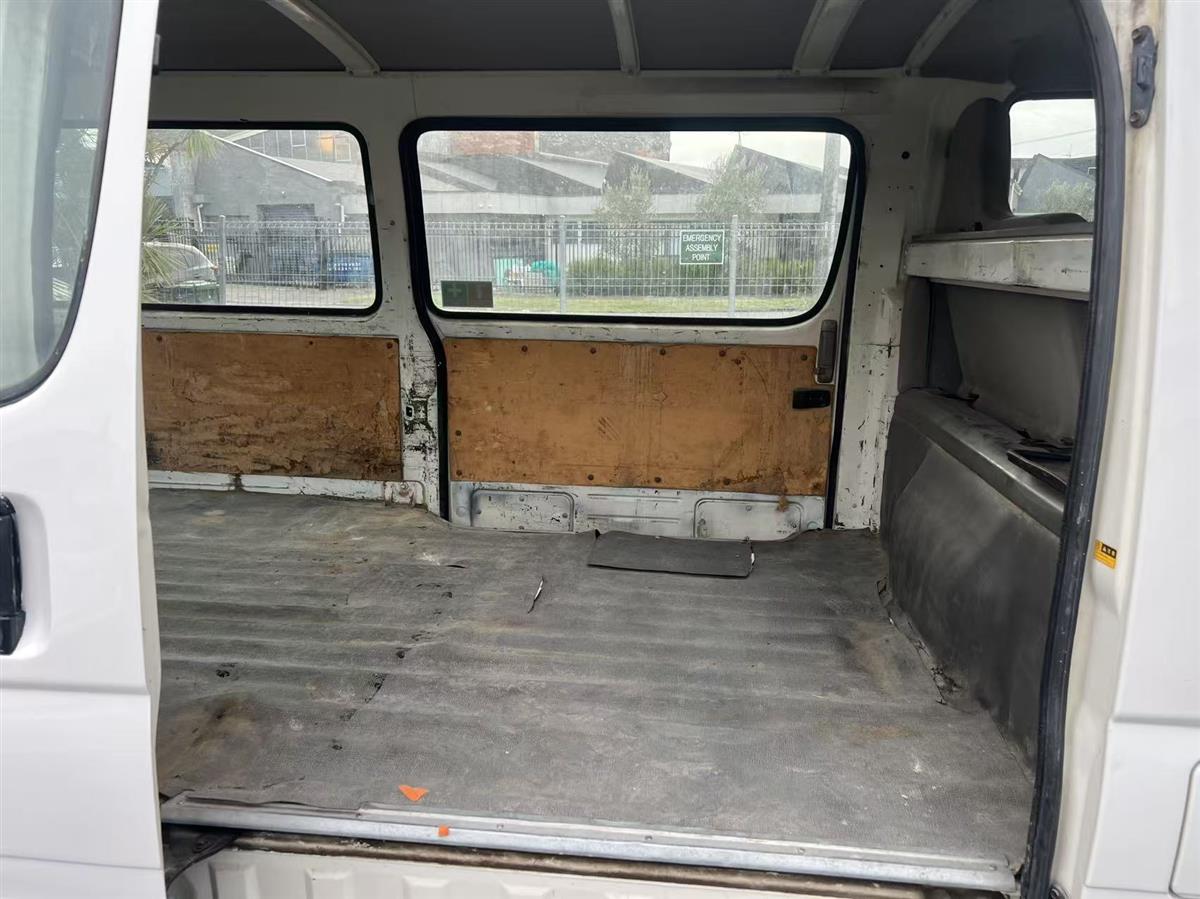 2007 Toyota Toyoace XZU508 Van Manual, 3 seats, Diesel,4,000 cc, 227,821 km