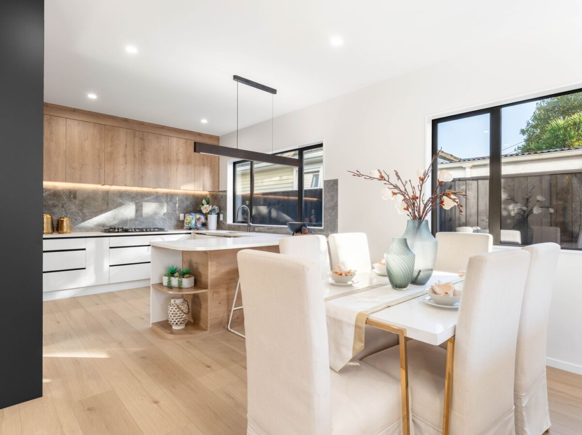 213m2 Brandnew 5 beds 4.5 baths home with garage on 262m2 section, less than a minute from Matipo School, Te Atatu Peninsula Park just moments away. New World, the library, and local amenities are close by, 71A Matipo Road, Te Atatu Peninsula, Auckland