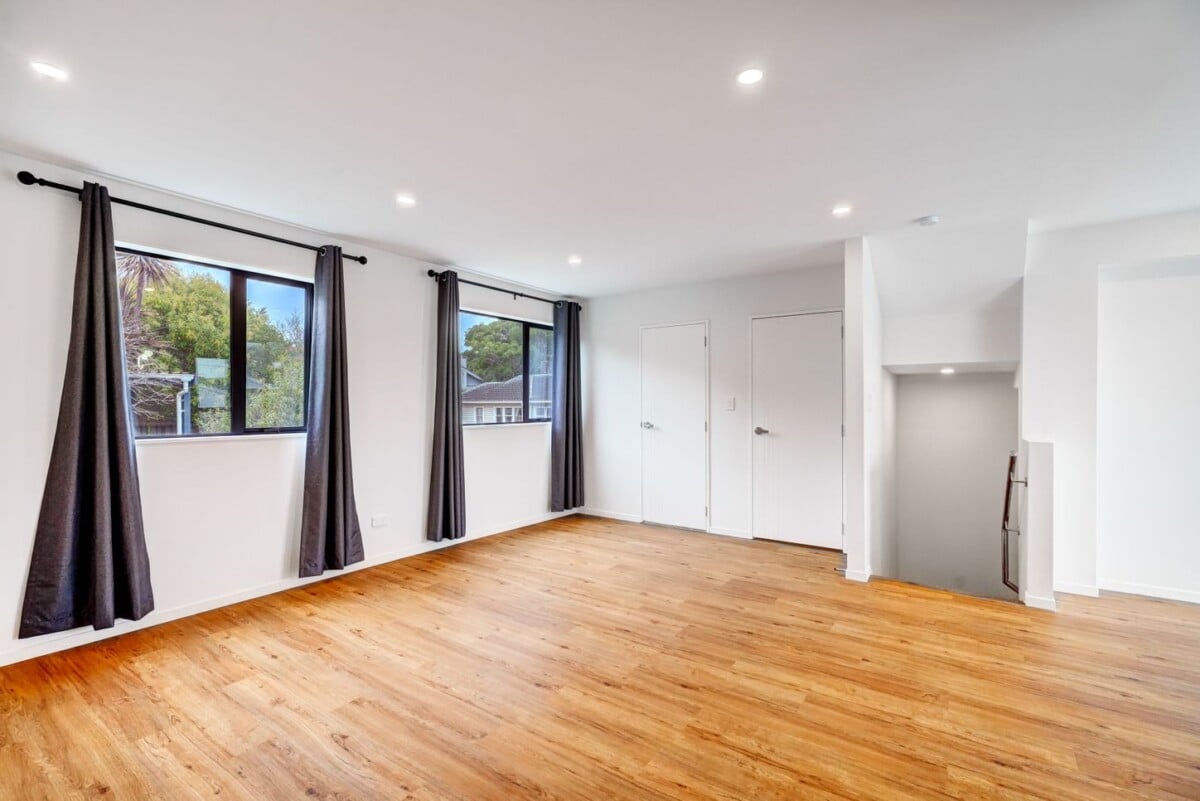 154m2 Brandnew freehold 4 beds 3 baths home with garage, Fully fenced with low-maintenance backyard, walking to New Lynn School, the train station, library, restaurants, Lynn Mall, Zone for New Lynn School and Blockhouse Bay Intermediate, 6/63 Gardner Avenue, New Lynn, Auckland