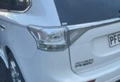 2014 Mitsubishi Outlander PHEV Station Wagon Automatic, White, 5 seats, Plug-in hybrid, 1 Owner, 1,998 cc, 156,769 km