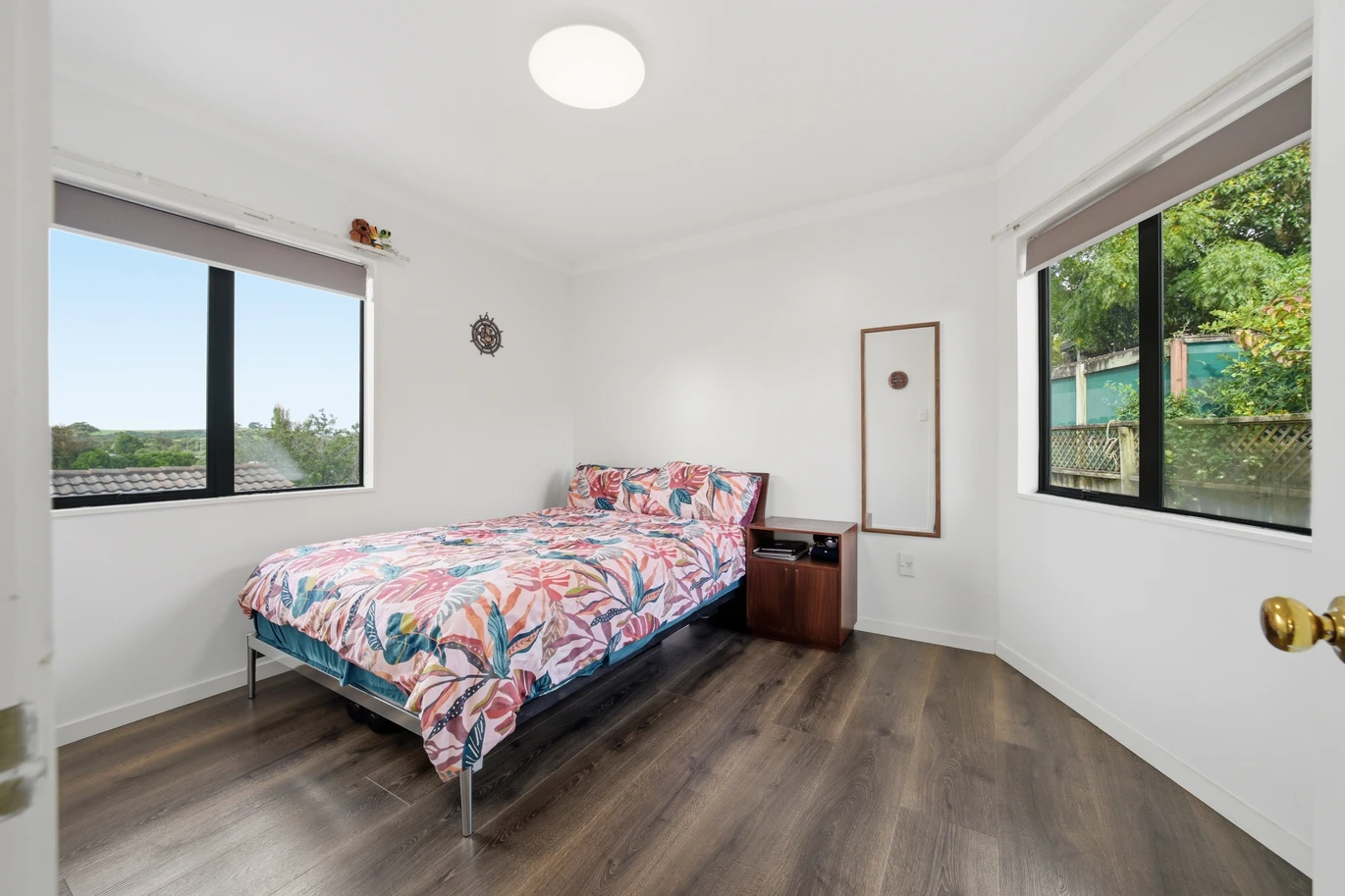 Once in 26 years, vendor relocating, 3 beds 2 baths house with double garage, Walk to Sylvia Park Mall & train station, Zoned for Bailey Road School, Baradene College & One Tree Hill College, 128 Aranui Road, Mount Wellington, Auckland