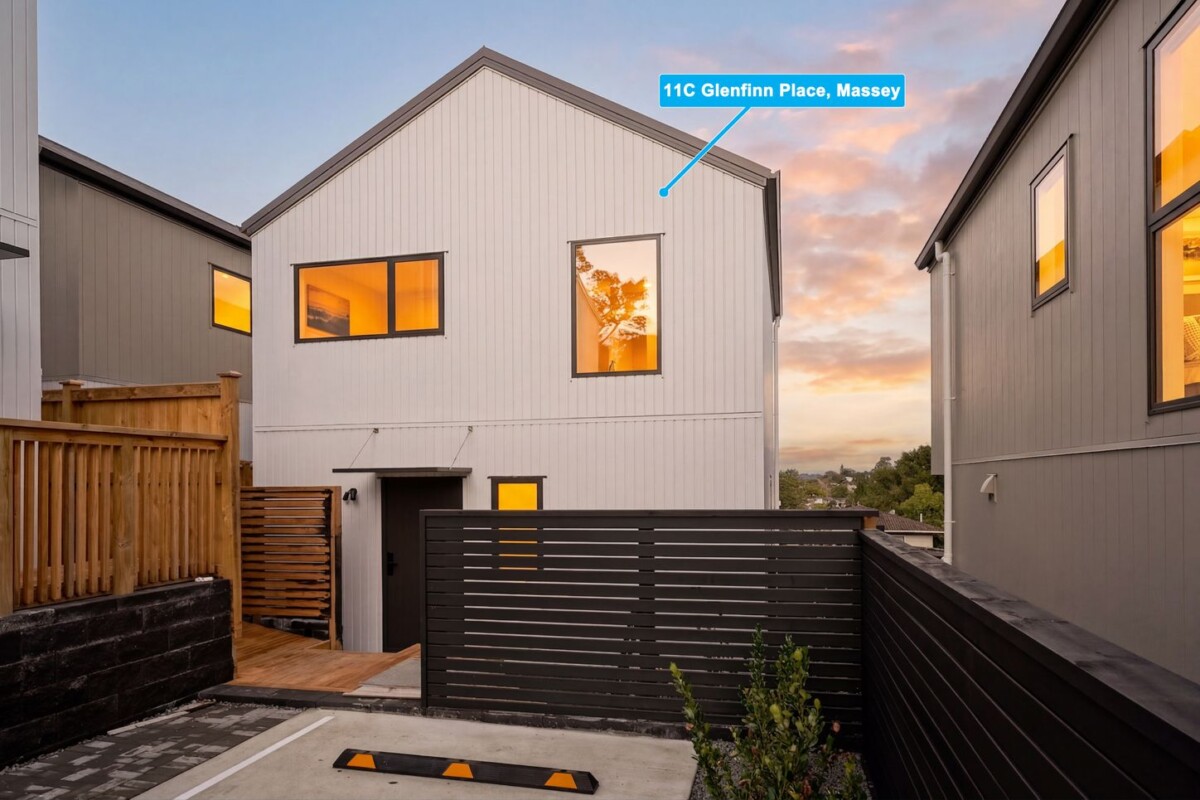 Brandnew standalone 3 beds 1.5 baths home with car park, just minutes from key amenities including Westgate Shopping Centre, motorway access, with Massey Primary and Massey High School within easy walking distance, along with zoning for St Paul’s School, 3/11 Glenfinn Place, Massey, Auckland