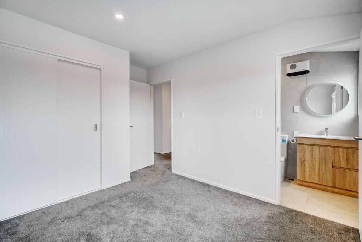 154m2 Brandnew freehold 4 beds 3 baths home with garage, Fully fenced with low-maintenance backyard, walking to New Lynn School, the train station, library, restaurants, Lynn Mall, Zone for New Lynn School and Blockhouse Bay Intermediate, 6/63 Gardner Avenue, New Lynn, Auckland