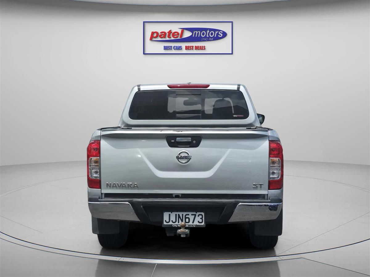 2015 Nissan Navara ST 2.3D/7AM/UT/4DR/5 Ute Automatic, Silver, 5 seats, Diesel, 2,298 cc, 139,200 km