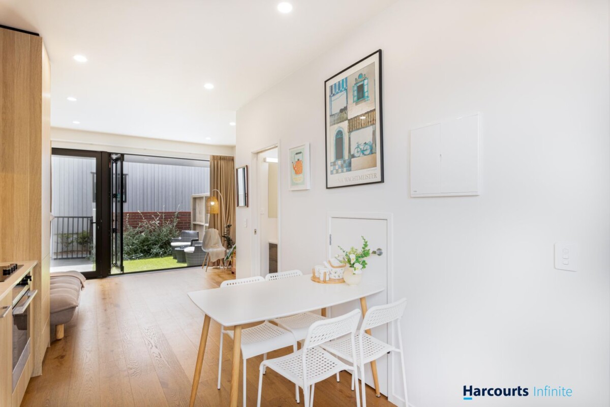 Auckland Girls’ Grammar school zone, 2 beds (2 ensuites) 2.5 baths home, constructed in 2023 and designed by the renowned Leuschke Group, Just moments from Grey Lynn Village and Ponsonby Road, enjoy cafes, restaurants, and boutique shopping at your doorstep, 10 minutes walking distance to Woolworths. Zoned for Grey Lynn School, Kowhai Intermediate, Auckland Girls’ Grammar, and Western Springs College, 39 Hadlow Terrace, Grey Lynn, Auckland
