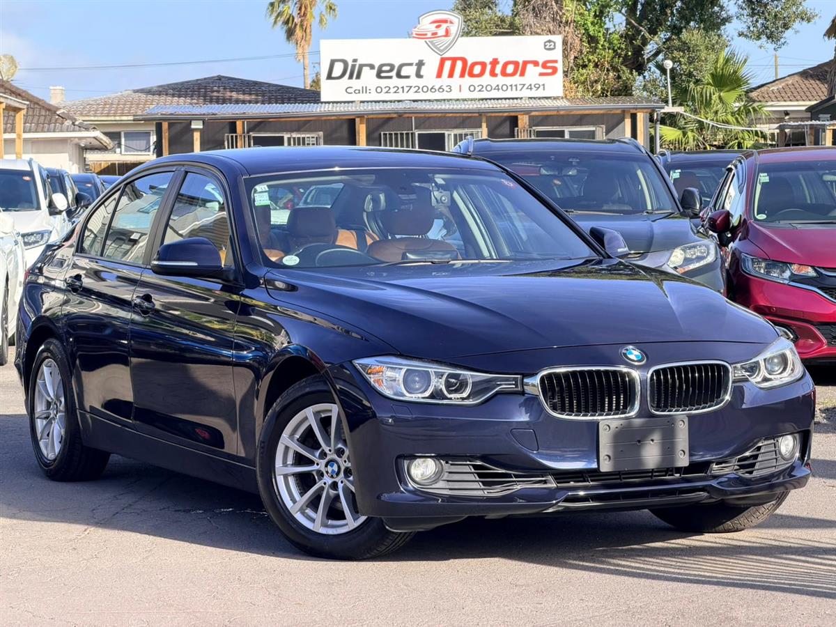 2012 BMW 320i **Leather Seats**Sedan Automatic, Blue, 5 seats, Petrol, 1,997 cc, 38,760 km