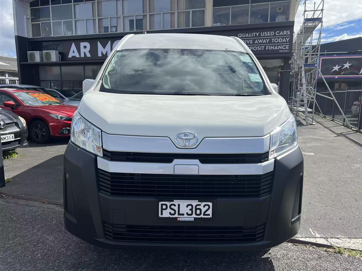 2023 Toyota Hiace ZX MB 2.8DT/6AT Van Automatic, 10 seats,4 owners, Diesel, 2,755 cc, 38,116 km