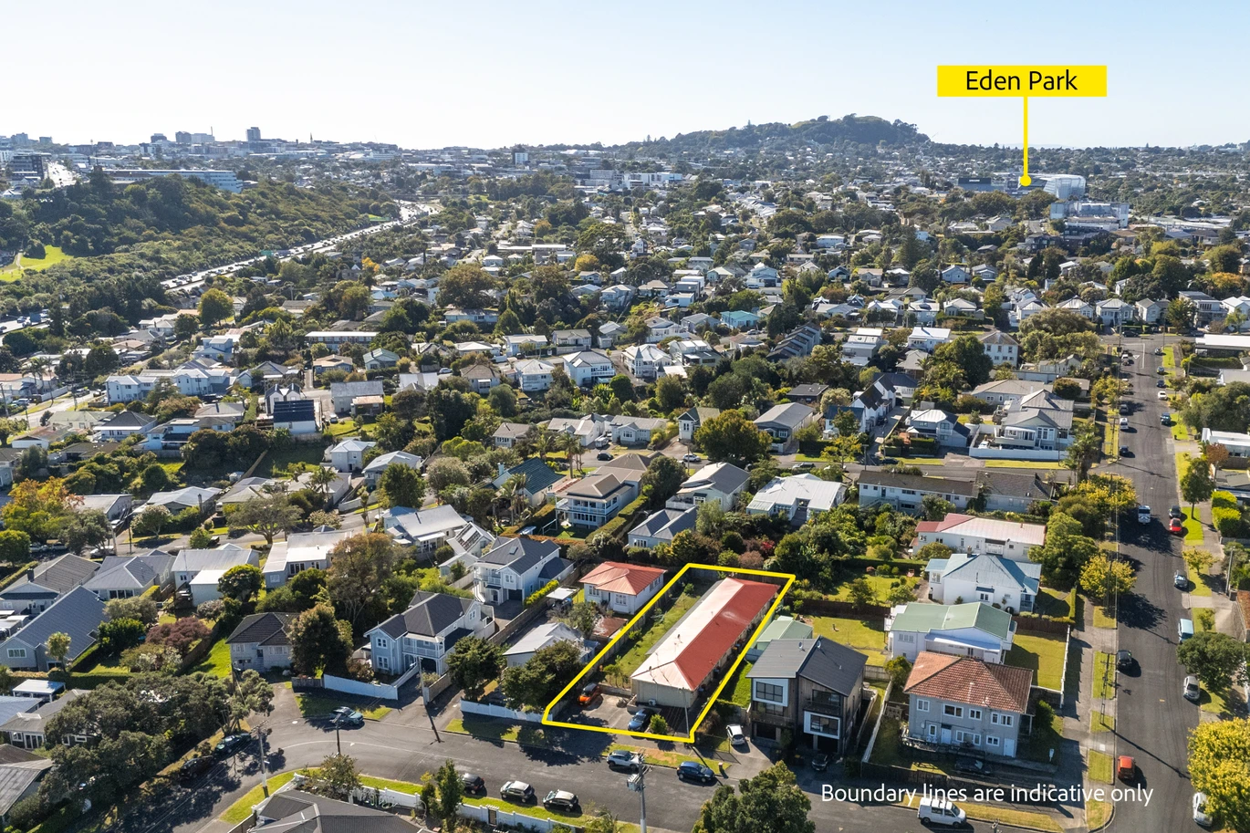 5 x 1-bed units ( each unit 1 bed 1 bath 1 car park) on 835m2 section, offers an estimated rental return of $2,250 per week, minutes from Kingsland and Grey Lynn villages, easy motorway access, schools nearby, including Western Springs College, Mt Albert Grammar School, Auckland Girls’ Grammar School, and Kowhai Intermediate. 1-5/1 Derwent Street, Western Springs, Auckland