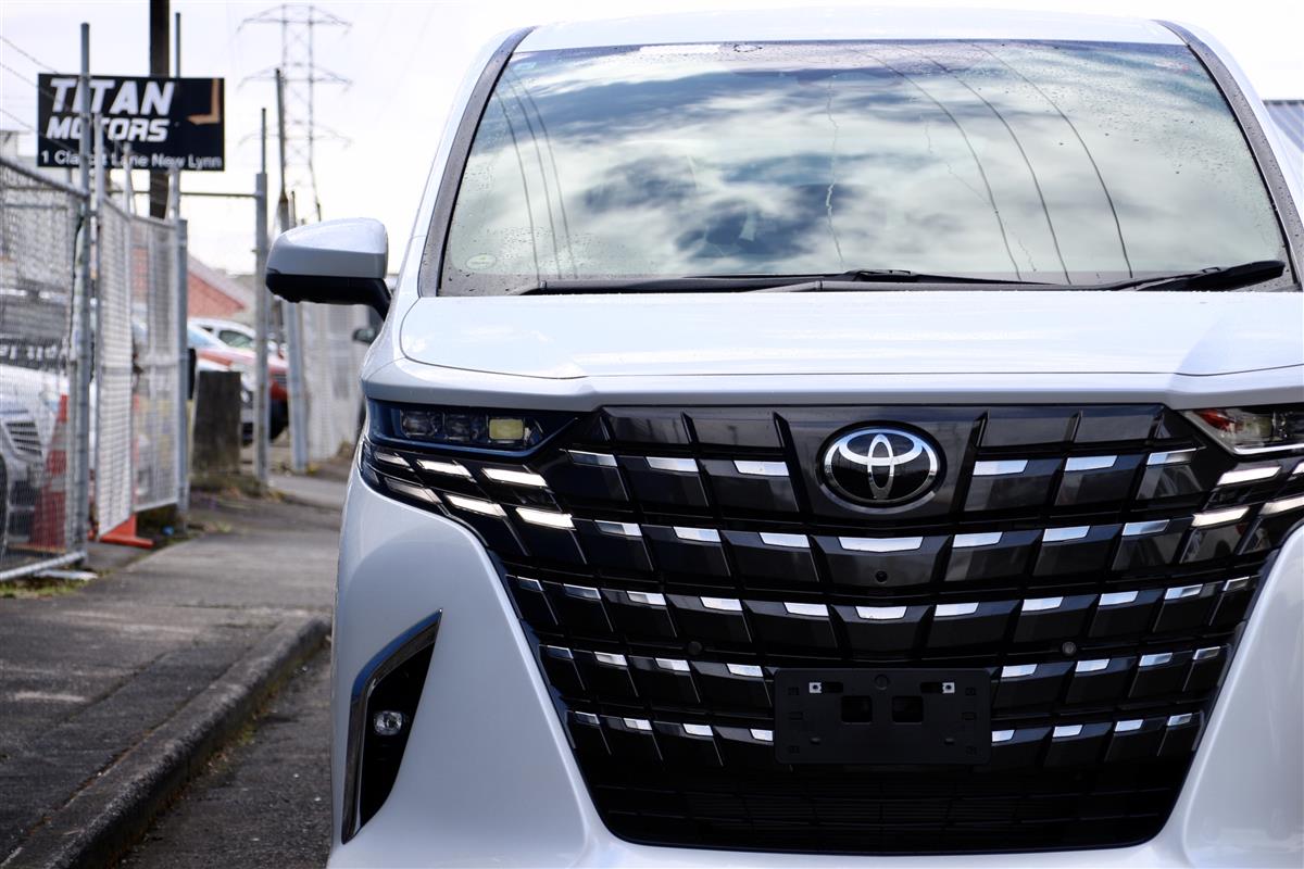 2024 Toyota Alphard Hybrid 7 Seat Premium Edition Van VIP people mover Automatic, 2,500 cc, 16,500 km