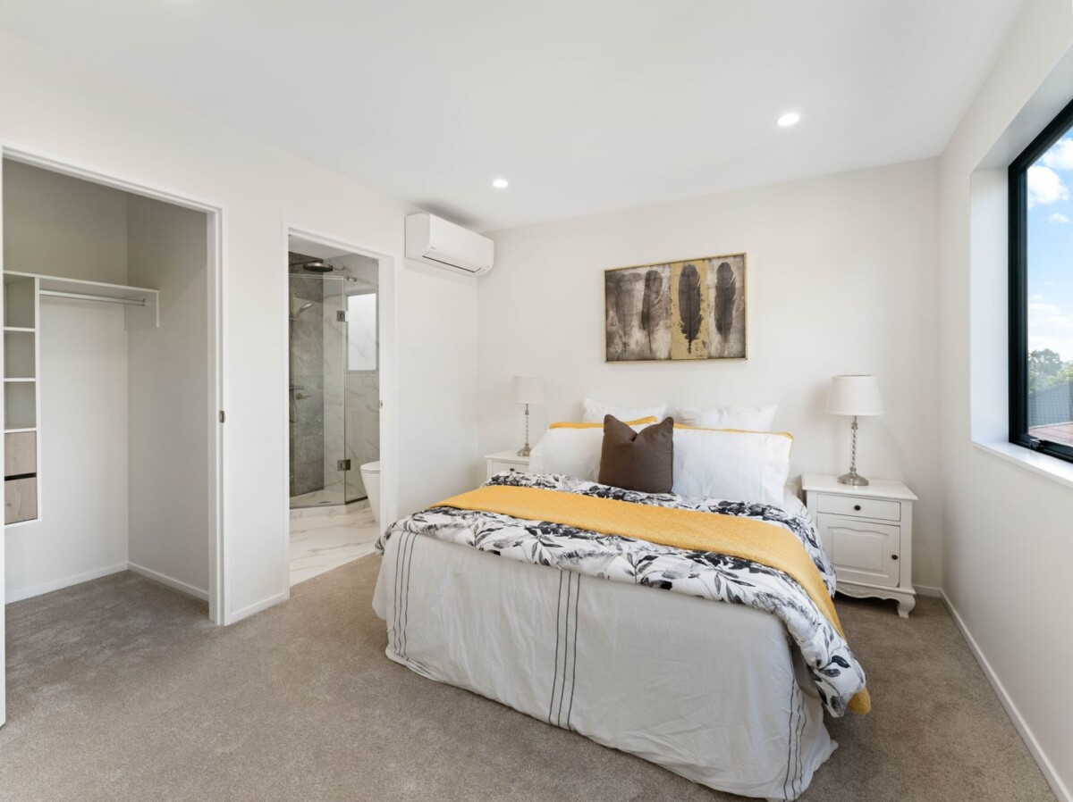 10-year Halo guarantee, Brandnew standalone 4 beds 3.5 baths home with garage, less than a minute from Matipo Primary School, with Te Atatu Peninsula Park just moments away and a short walk to Te Atatu Intermediate and Rutherford College. New World, the library, and local amenities are close by, 71B Matipo Road, Te Atatu Peninsula, Auckland