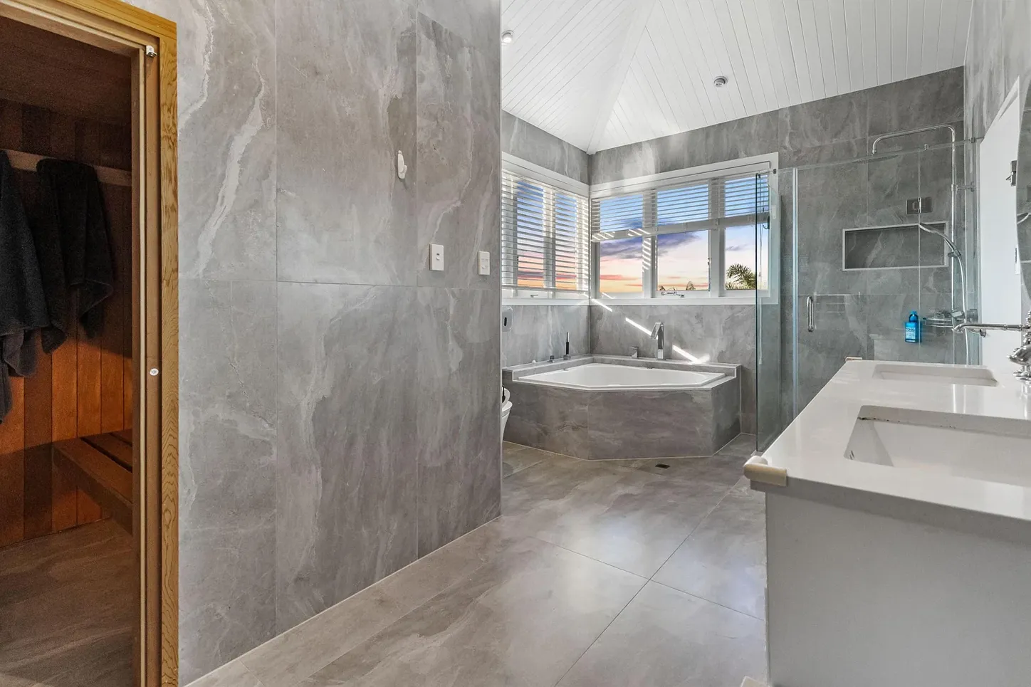 1604m2 site, 6 beds 3.5 baths house with double garage and self-contained flat and tennis court , heated pool and sea views, enjoy it or subdivide without resource consent into another two app 300m2 section {subject to surveyor confirmation) to build two prestige new home, but still keep the original premium home on app 1000 m2 land, 184 Kohimarama Road, Kohimarama, Auckland