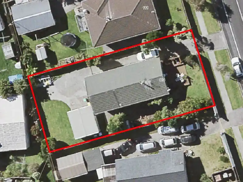 Vendors are relocating and highly motivated., 3 beds 1 baths house with garage on 623m2 section, Developers – please pay attention., 10% deposit, 4–5 months settlement, 113 Aviemore Drive, Highland Park, Auckland