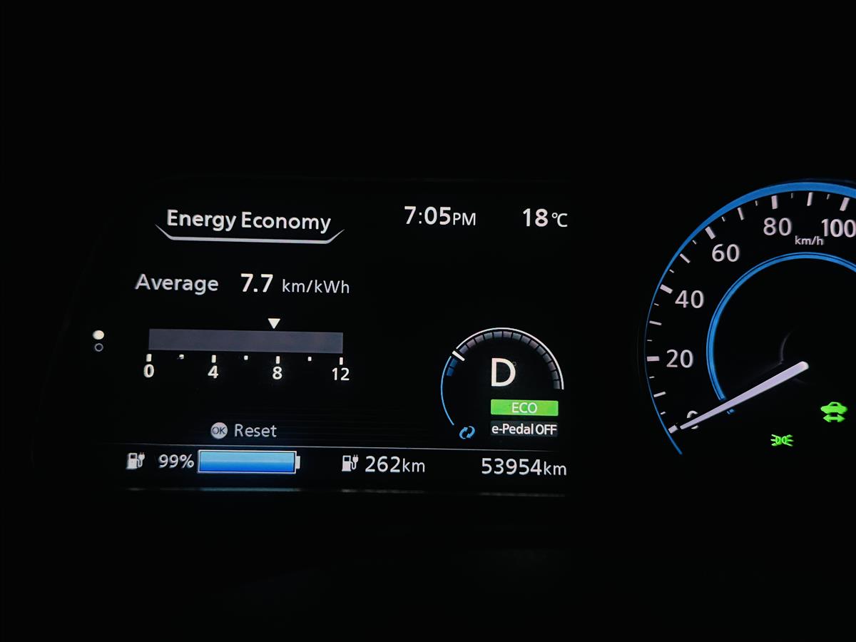2018 Nissan Leaf G Anniversary Edition Hatchback Automatic, White, 5 seats, Electric, 53,500 km