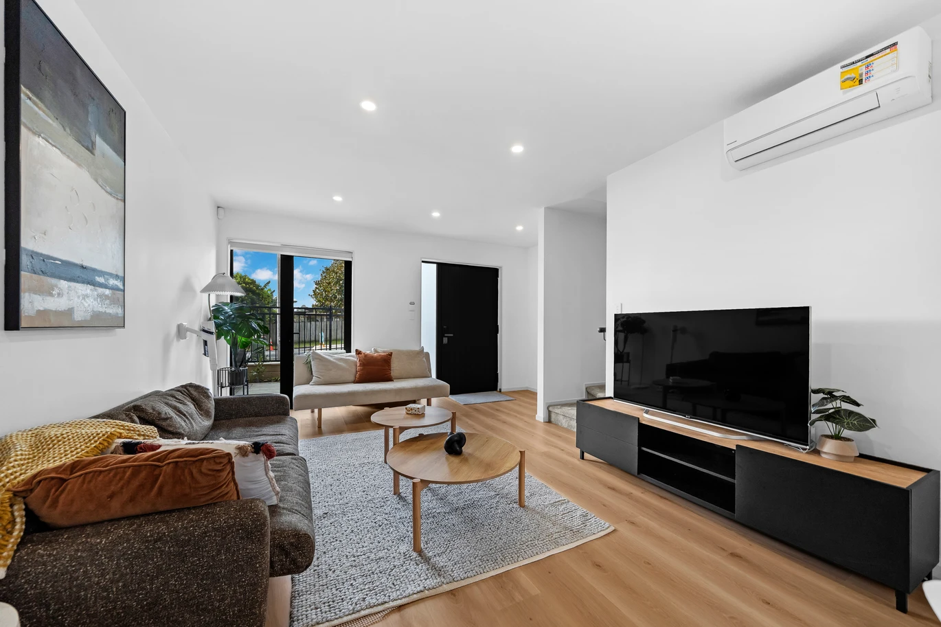 Must sell, Brandnew freehold 3 beds 2 baths home, zoned for: Bucklands Beach Intermediate (BBI) Macleans Primary School Pakuranga College, 121C Gills Road, Bucklands Beach, Auckland