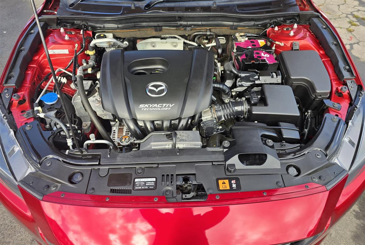 2017 Mazda Axela **Cruise Control**I-Stop Model** Hatchback Automatic, 5 seats, Petrol, 1,496 cc, 82,246 km