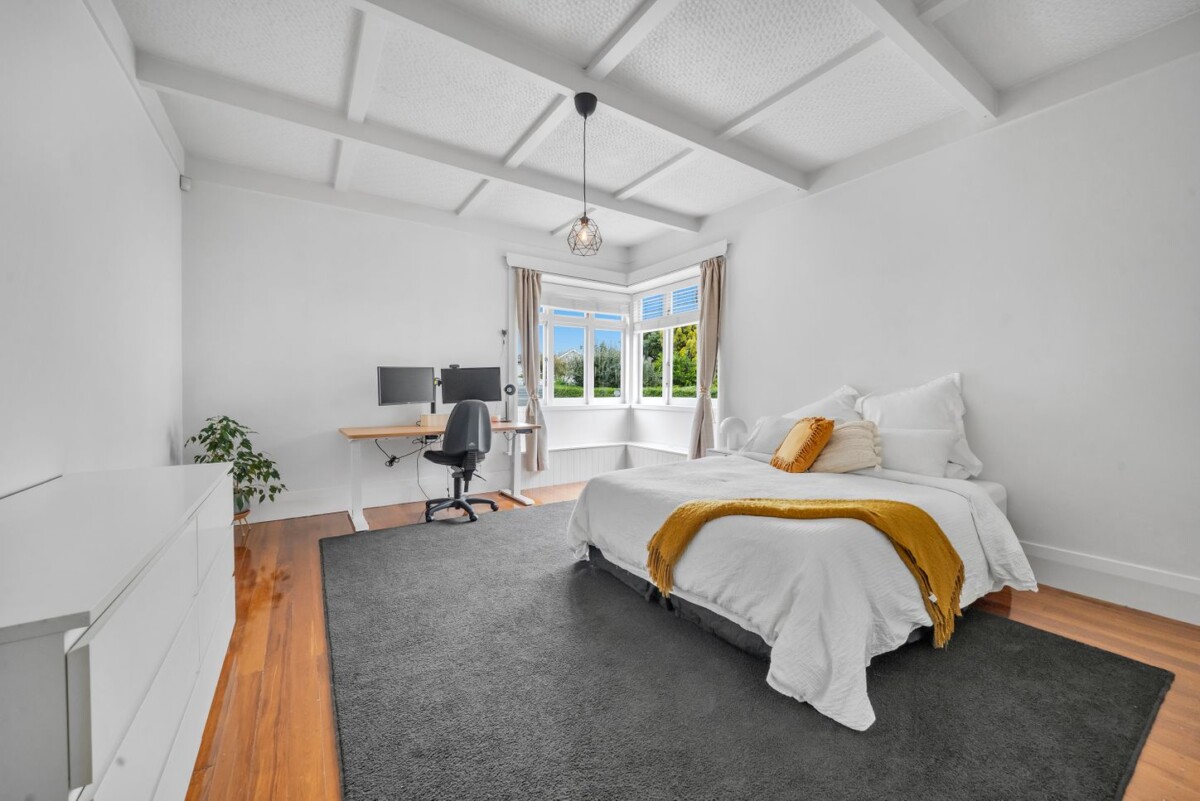 Move-in ready, 141m2 Renovated 3 beds 2 baths house with car parks on 474m2 section, fully fenced, along with recently renovated bathrooms, including a contemporary family bathroom and a stylish ensuite, 69 Rockfield Road, Penrose, Auckland