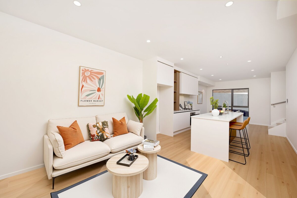 Brandnew standalone 4 beds 2.5 baths home with garage, move-in ready, Just a short drive to Lincoln Road amenities, supermarkets, schools, multiple dining options, and motorway access, 334C Swanson Road, Ranui, Auckland