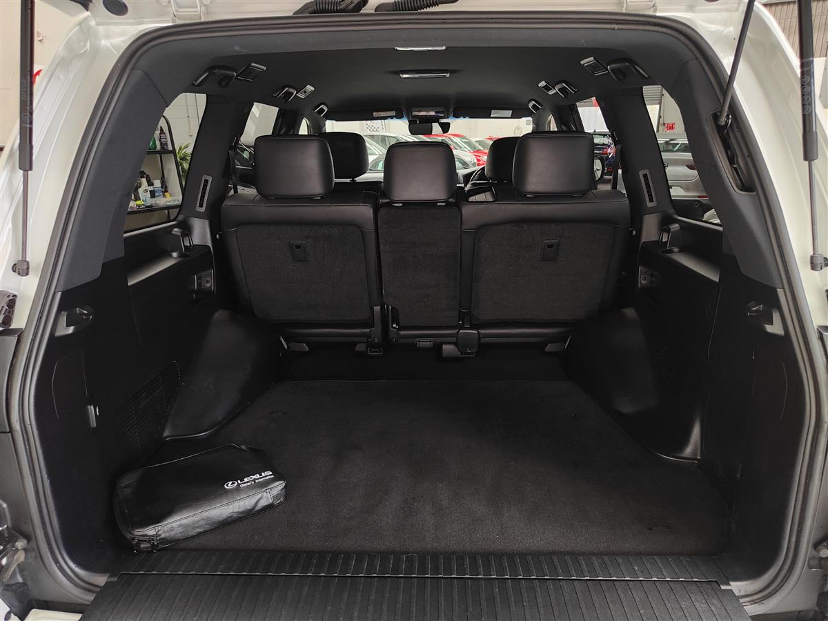 2020 Lexus LX 450d V8 DIESEL TWIN TURBO/NZ NEW/4WD/ 6AT/TOW BAR/LUXURY SUV RV/SUV Automatic, 5 seats, Diesel, 4,461 cc, 72,937 km