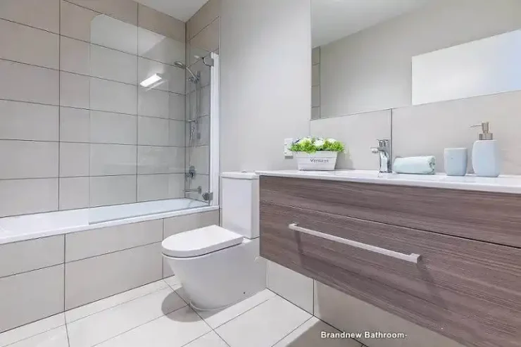 Double Grammar school zone, 2 beds + big office 2.5 baths 2 car parks mixed-use townhouse, 1 Title, 2 Addresses, Separate-Access 40m2 office with toilet downstairs, Just a short walk to universities, hospitals, and the Auckland CBD, 0.9km to Auckland Girls’ Grammar School, 1km to Auckland Grammar, 5/1 Glenside Crescent, Grafton, Auckland