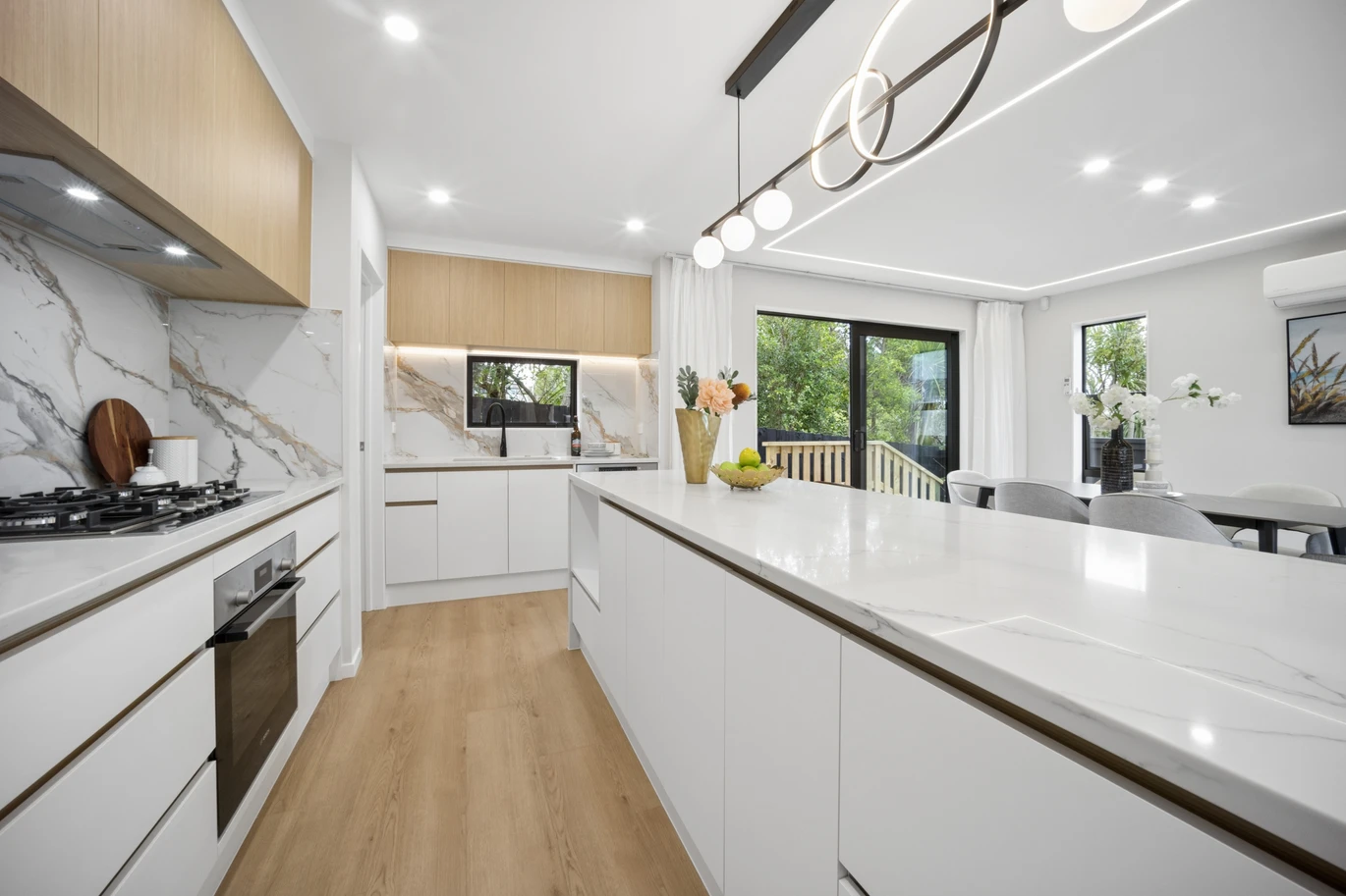 Brandnew standalone 4 beds 2.5 baths home with garage, walking distance to Blockhouse Bay Beach, just a short walk to Blockhouse Bay Village, zoned for Blockhouse Bay Primary School, Blockhouse Bay Intermediate, and Lynfield College within walking distance, 7a, 7b, 7c Mitchell Street, Blockhouse Bay, Auckland