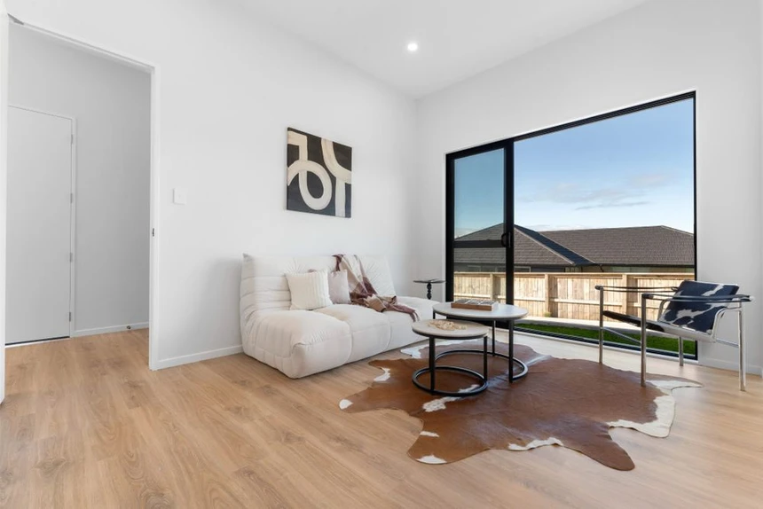 213m2 5 beds 3 baths house with double garage on 582m2 section, 3 beds home plus 2-beds granny, currently rented at $950 per week, Walk to schools & Warkworth town centre, Short drive to beaches, wineries & regional parks, 13 Titapu Road Warkworth, Auckland