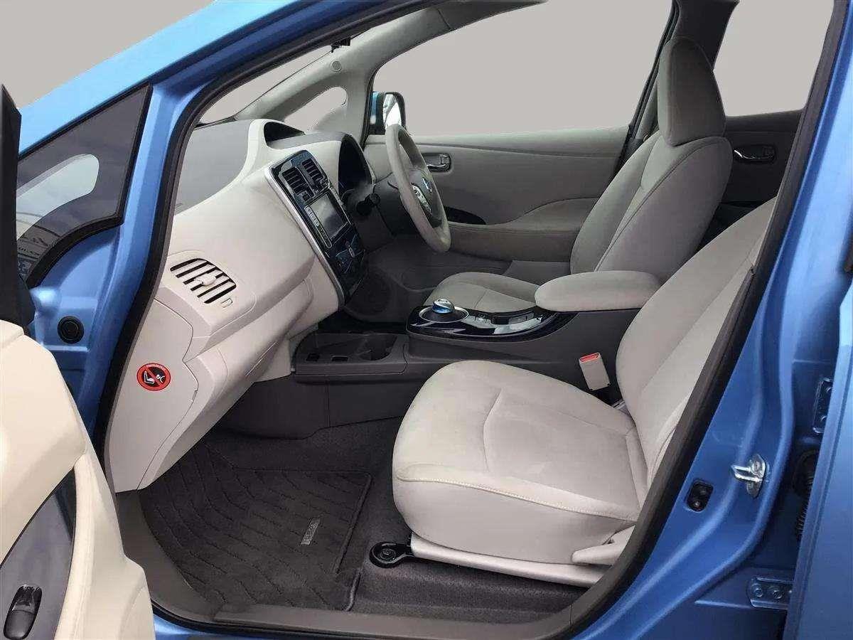 2011 Nissan Leaf Hatchback Automatic, Electric, 5 seats, 2 owners, 27,613 km