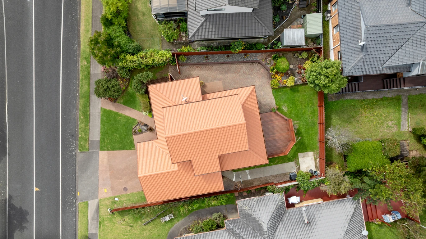 Fully renovated, 3 beds 2 baths house with double garage, LUSH GARDENS AND deck, DOWNSTAIRS BEDROOM AND SEMI ENSUITE, Walk to Lexington Park and schools, Zoned for Botany Downs School, Owairoa Primary, Howick Intermediate, and Pakuranga College, 97 Gosford Drive Botany Downs, Auckland
