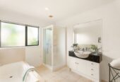 Vendors Settled Overseas, Botany Downs Secondary College zone, 140m2 3 beds 1 bath house with double garage on 400m2 section, moments to Botany Downs shopping centre, schools, 7 Brittas Place, East Tamaki, Auckland