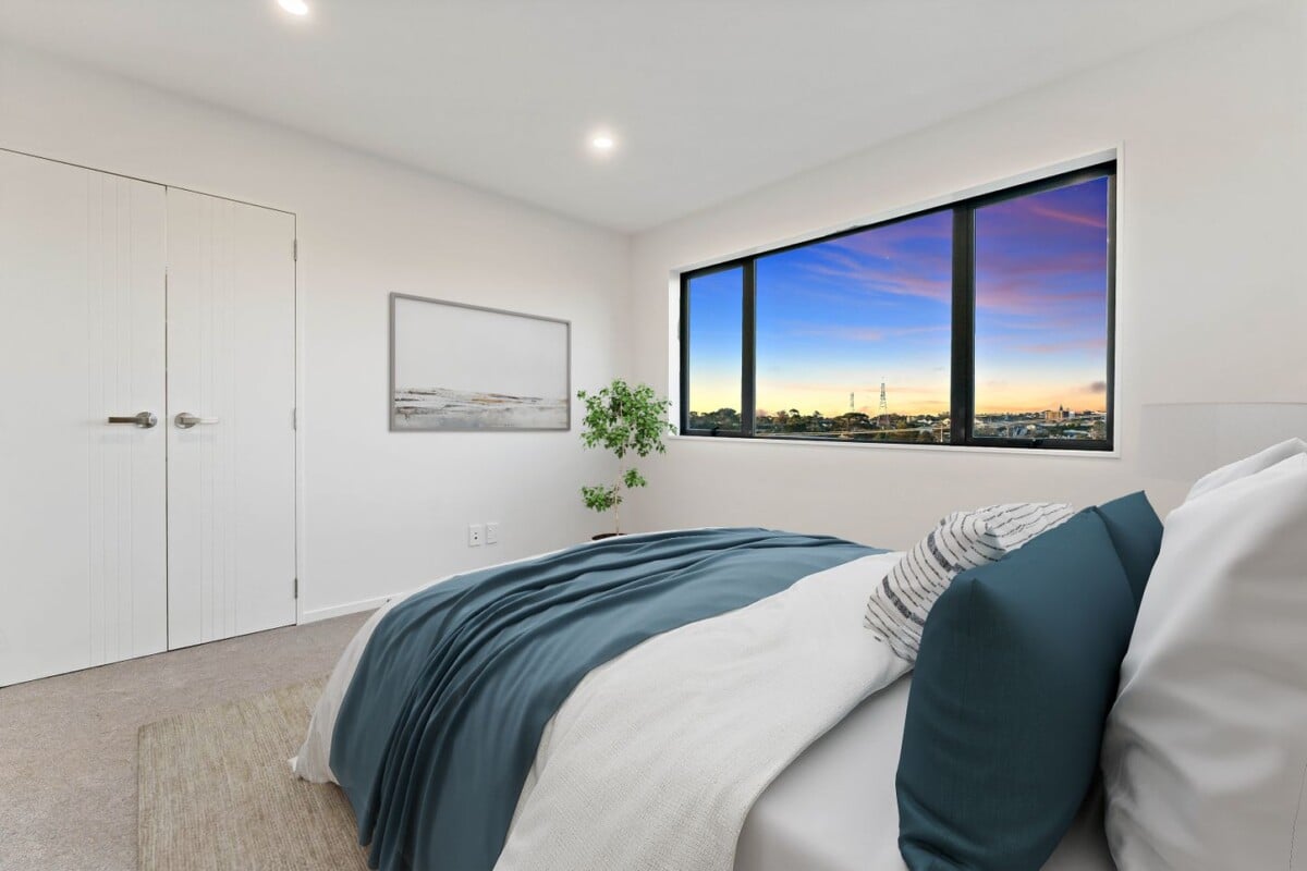 Brandnew 4 beds 2.5 baths home with garage, just a short stroll from LynnMall Shopping Centre, New Lynn Train Station, 1/16 Binsted Road, New Lynn, Auckland
