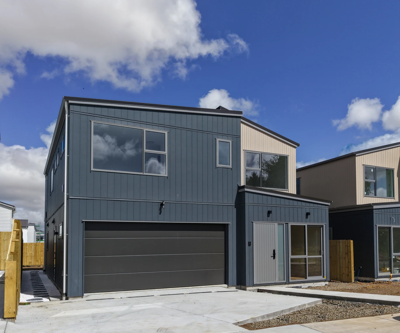 Brandnew 7 beds 4 baths house with double garage on 314m2 section, 2 beds 1 bath ground floor, close to shops, schools, motorway access, 66 Papaka Road, Karaka, Auckland