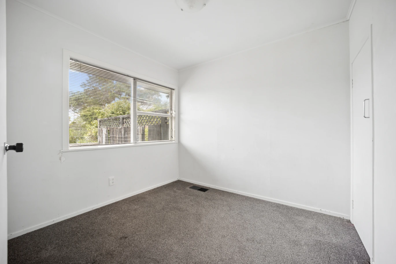 120m2 3 beds 1 bath house with garage on 675m2 section, conveniently situated near quality schooling, public transport, and Green Bay Village, 32 Taupo Street, Green Bay,, Auckland