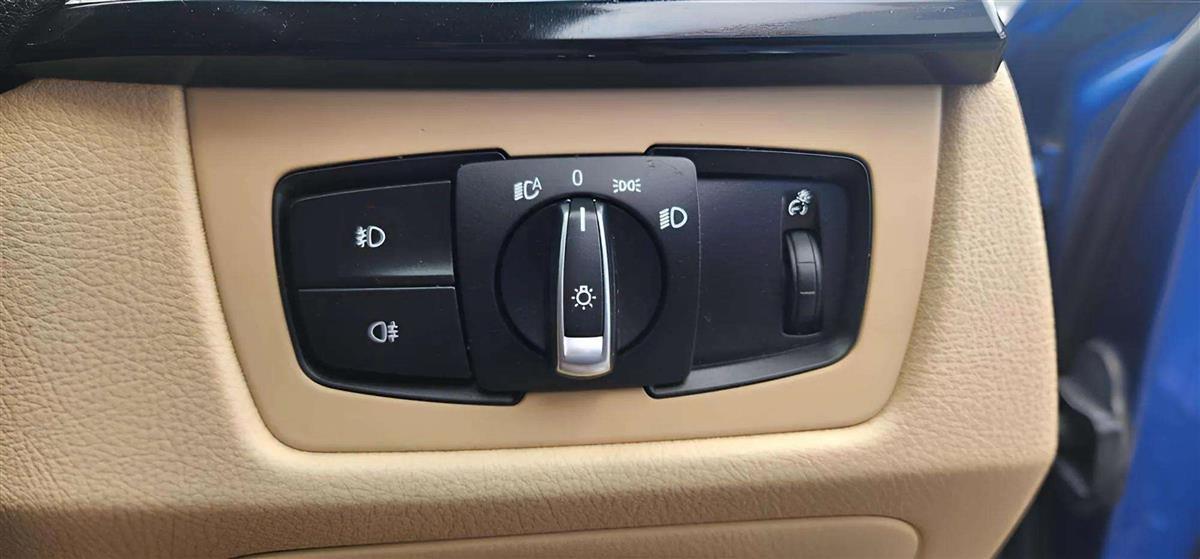 2013 BMW 3 ACTIVE HYBRID 3 Sedan Automatic, 5 seats, Petrol, 2 owners, 2,979 cc, 116,160 km