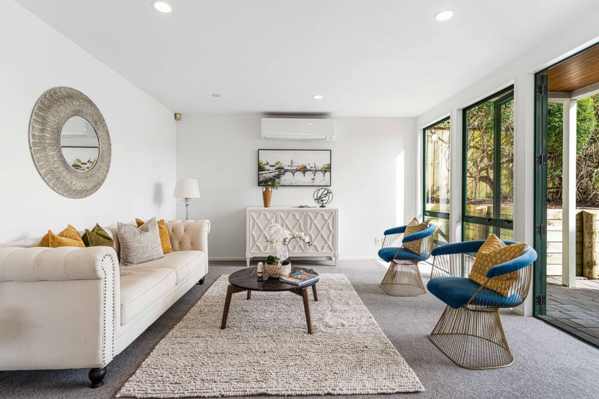 Vendors cashing out, Double Grammar School zone, 185m2 4 beds 2.5 baths house with double garage on 263m2 section, zoned for Auckland Grammar and Epsom Girls Grammar school, Victoria Avenue School and Baradene College are both within an easy 5-7 minute walk, moments from Remuera Village, 1/35 Sonia Avenue, Remuera, Auckland