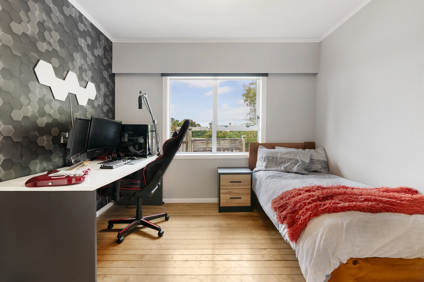 Live, Invest, or Develop, 161m2 Brick and tile 3 beds 1 bath house with garage on 739m2 section, a large standalone rumpus room, In zone for Stanhope Road School & One Tree Hill College, Excellent convenience, Sylvia Park (4 mins), Lunn Ave (3 mins), Ellerslie Village (5 mins), 6 Ferndale Road, Mount Wellington, Auckland