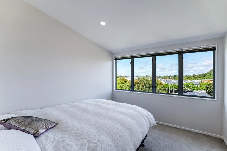 Mt Roskill school zone, 122m2 2 beds 1.5 baths home with garage for 2 cars, close to schools, shops, 20/852 Mount Eden Road, Three Kings, Auckland
