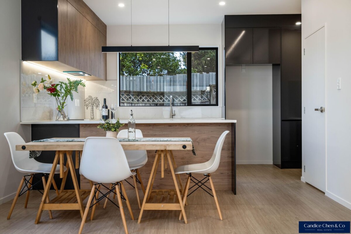 10-Year Master Build Guarantee, Brandnew 3 beds 2.5 bath home with car park, close to LynnMall Shopping Centre, cafes, gyms, Bunnings, The Warehouse, supermarkets, restaurants, 4/16 Binsted Road, New Lynn, Auckland