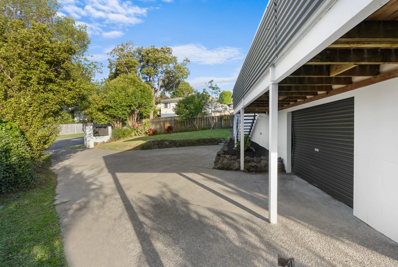 160m2 2 beds 2 baths house with garage on 724m2 section, A separate garage adds practicality and flexibility, offering secure parking, workshop space, or additional storage. With plenty of off-street parking available. 9 Osmond Court, Sunnyvale, Auckland