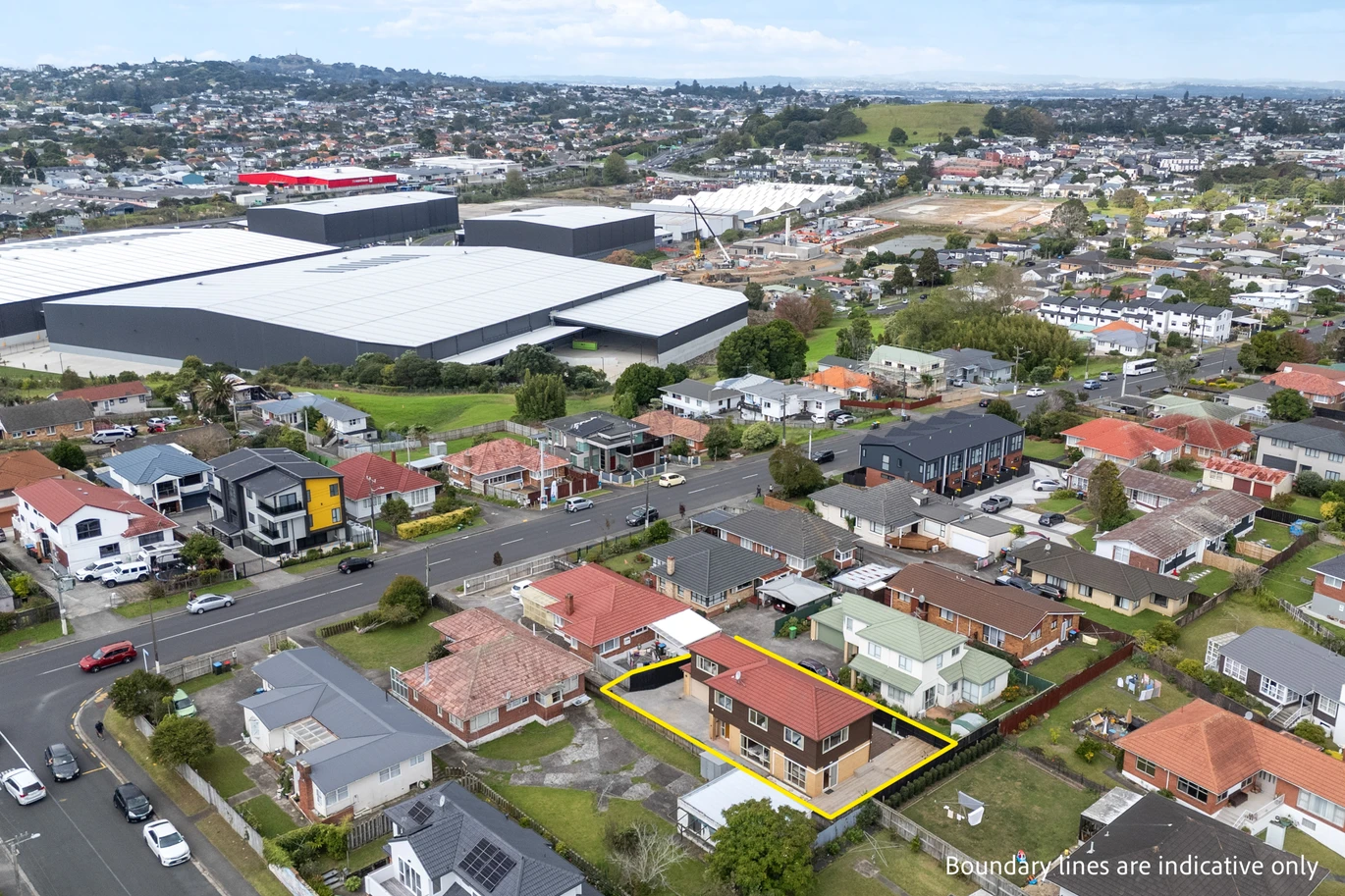 6 beds 3 baths house with double garage on 394m2 section, close to shops, supermarkets, schools, quick motorway access, zoned for Marshall Laing School, Blockhouse Bay Intermediate, and Lynfield College, 377 Richardson Road, Mount Roskill, Auckland
