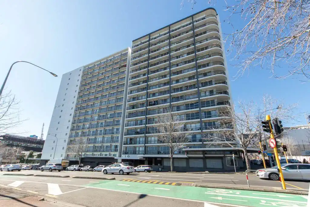 Auckland Girls’ Grammar School zone, Freehold 2 beds 1 bath 1 car park apartment, 0.9km to Auckland Girls’ Grammar School, 829/72 Nelson Street, City Centre, Auckland