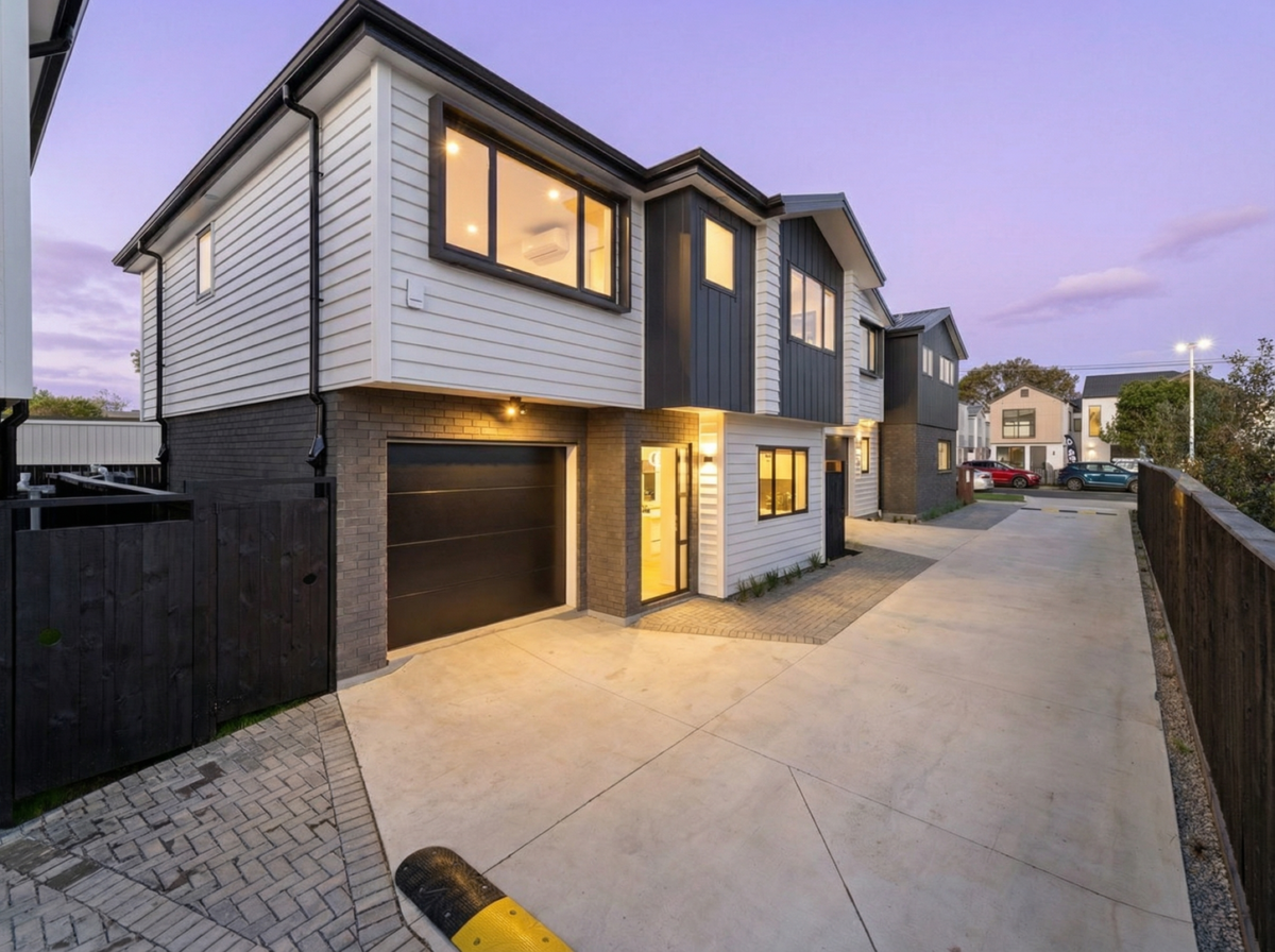 10-year Halo guarantee, Brandnew standalone 4 beds 3.5 baths home with garage, less than a minute from Matipo Primary School, with Te Atatu Peninsula Park just moments away and a short walk to Te Atatu Intermediate and Rutherford College. New World, the library, and local amenities are close by, 71B Matipo Road, Te Atatu Peninsula, Auckland