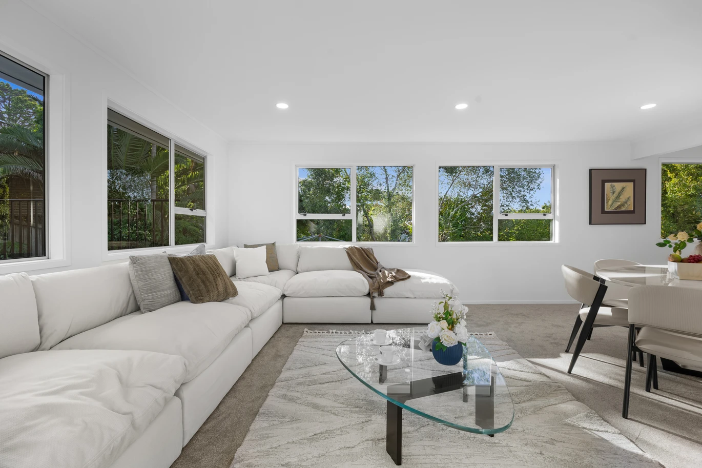 160m2 2 beds 2 baths house with garage on 724m2 section, A separate garage adds practicality and flexibility, offering secure parking, workshop space, or additional storage. With plenty of off-street parking available. 9 Osmond Court, Sunnyvale, Auckland