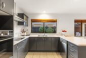 Vendors Settled Overseas, Botany Downs Secondary College zone, 140m2 3 beds 1 bath house with double garage on 400m2 section, moments to Botany Downs shopping centre, schools, 7 Brittas Place, East Tamaki, Auckland