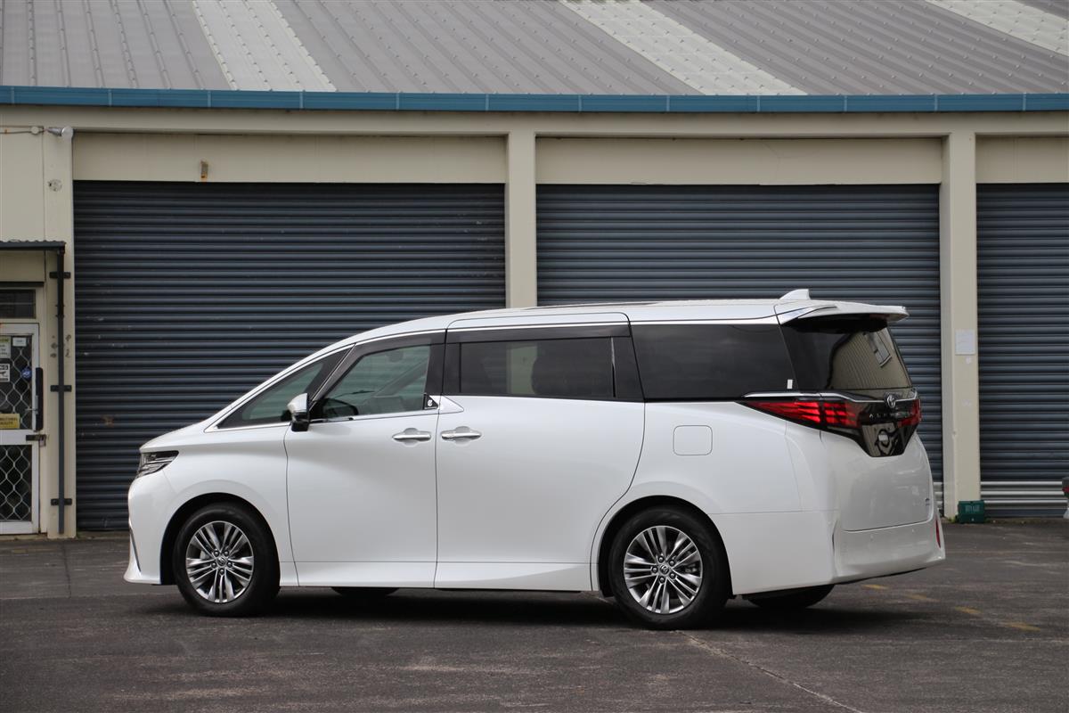2024 Toyota Alphard Hybrid 7 Seat Premium Edition Van VIP people mover Automatic, 2,500 cc, 16,500 km