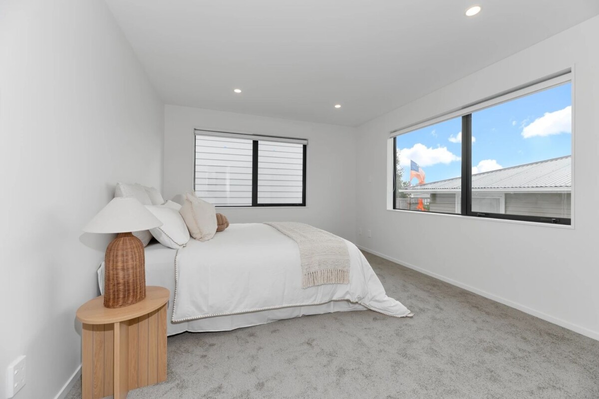 10 YEARS MASTER BUILD WARRANTY, 160m2 Brandnew standalone 4 beds 3 baths house with garage and car parks on 194m2 section, minutes to PAK’nSAVE Henderson, WestCity Waitākere, schools, motorway access, zoned for Henderson Primary School, Bruce McLaren Intermediate, Waitākere College, 86D Harrington Road, Henderson, , Auckland