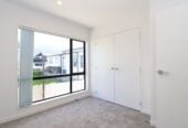 For rent, 4 beds 2 baths townhouse with garage, Available on Fri 1st May, 41 Observation Green, Hobsonville, Auckland
