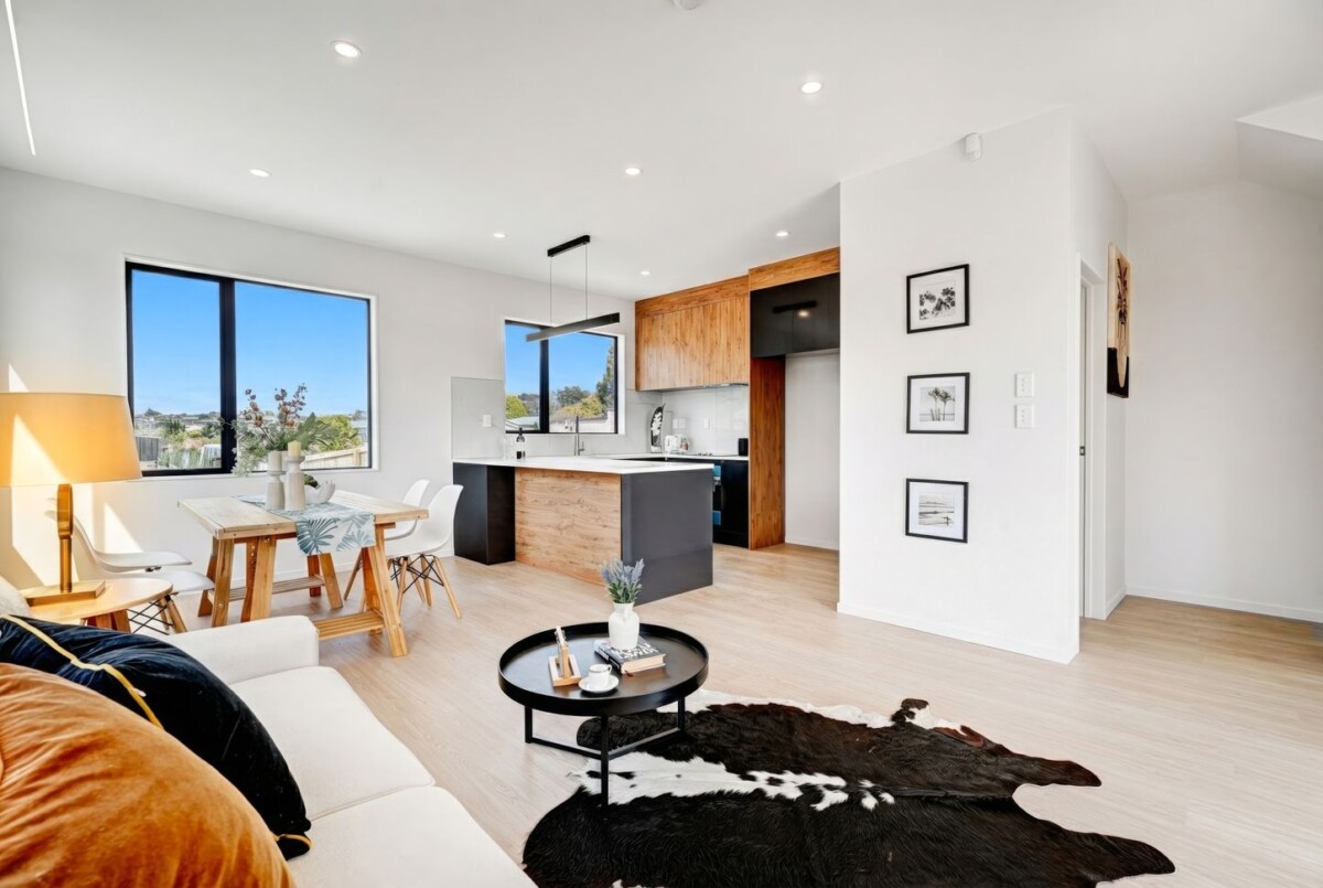Brandnew 4 beds 2.5 baths home with garage, just a short stroll from LynnMall Shopping Centre, New Lynn Train Station, 1/16 Binsted Road, New Lynn, Auckland