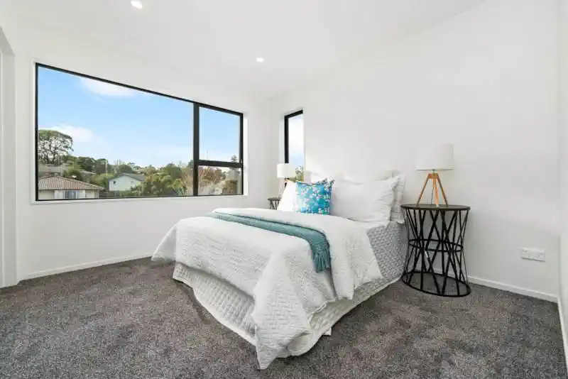Double Westlake school zone, 3 beds 2.5 baths home with garage, close to schools, shops, supermarket, motorway access, 0.6 km to Sunnynook School, 32C Sequoia Place, Sunnynook, Auckland