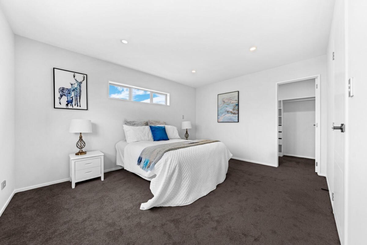 253m2 Brandnew 5 beds 4 baths house with double garage on 345m2 section, close to reserves, cafés, schools, and with easy motorway access, 50 Hari Road, Karaka, Auckland