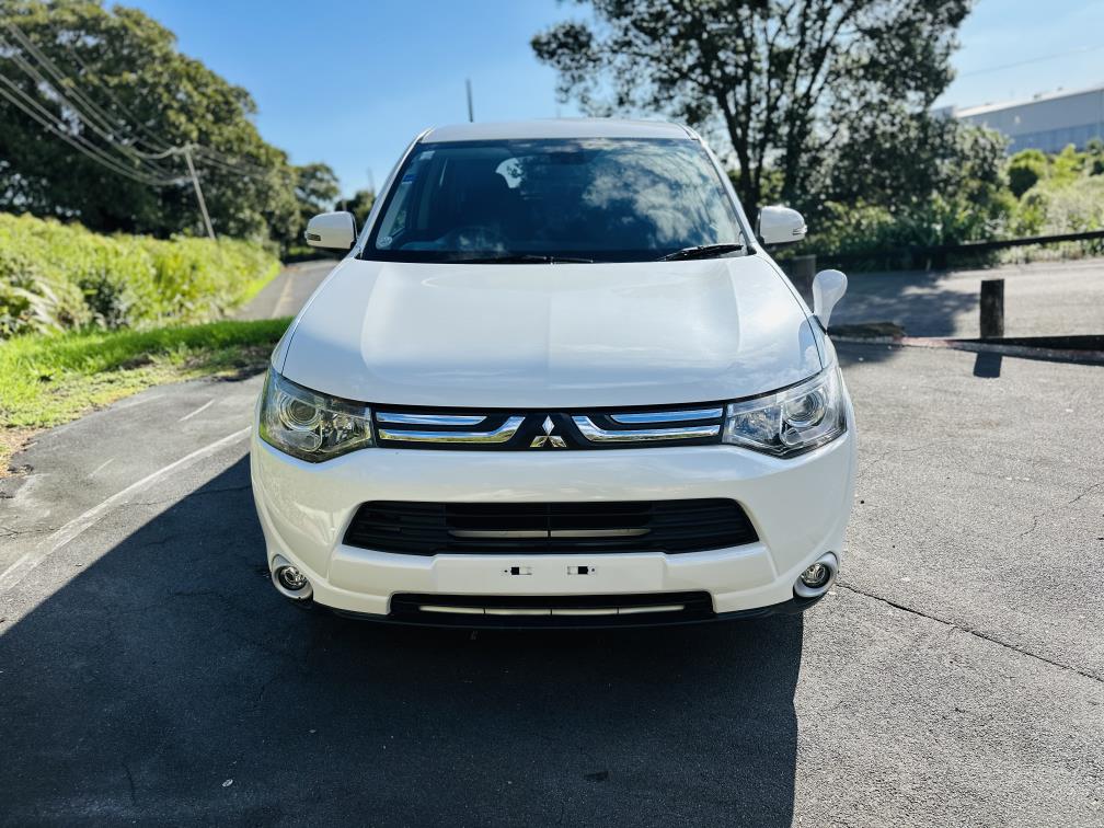2013 Mitsubishi Outlander 24G SAFTY PACKAGE !! TOP SPEC !! RV/SUV Tiptronic, 5 seats, New Import, Petrol, 2,400 cc, 45,251 km